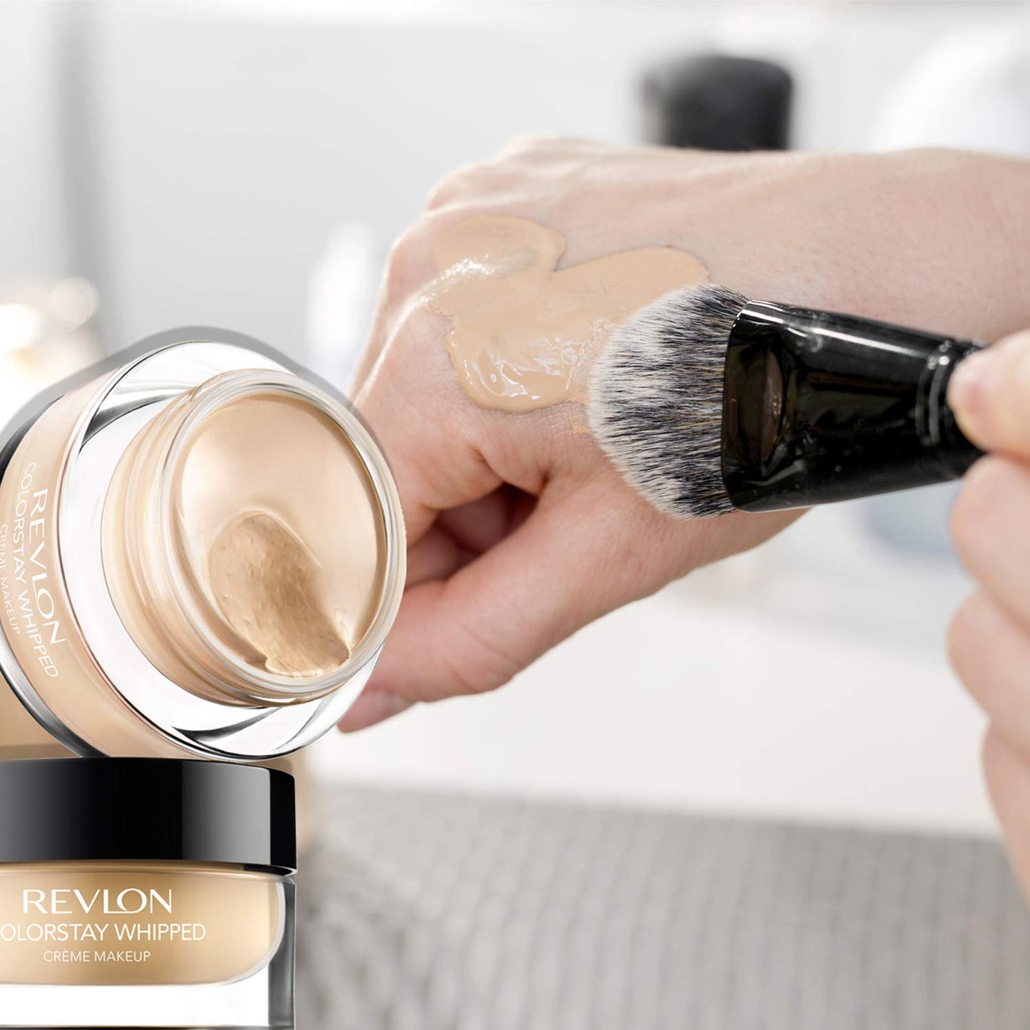 REVLON Colorstay Whipped Crème Makeup Ultra-Light, Bouncy, Whipped Formula for A Flawless Look for Upto 24HR
